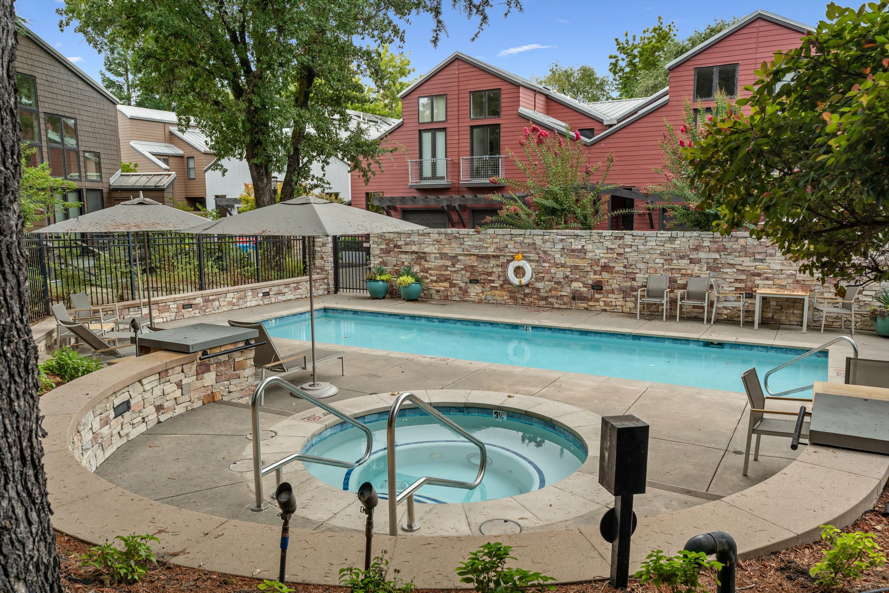 532 Grove Street – photo 2