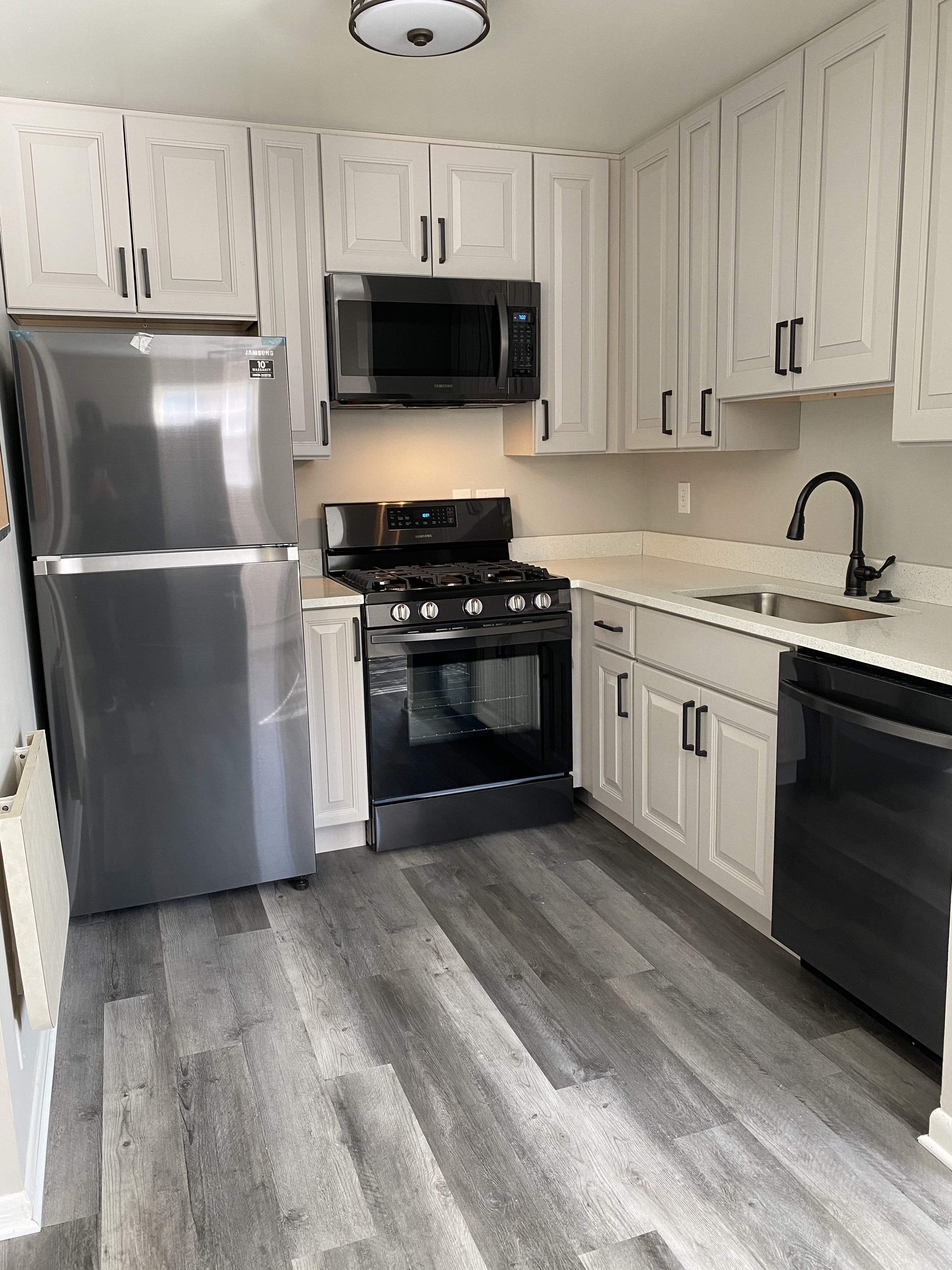 3225 Benjamin Avenue – photo 2