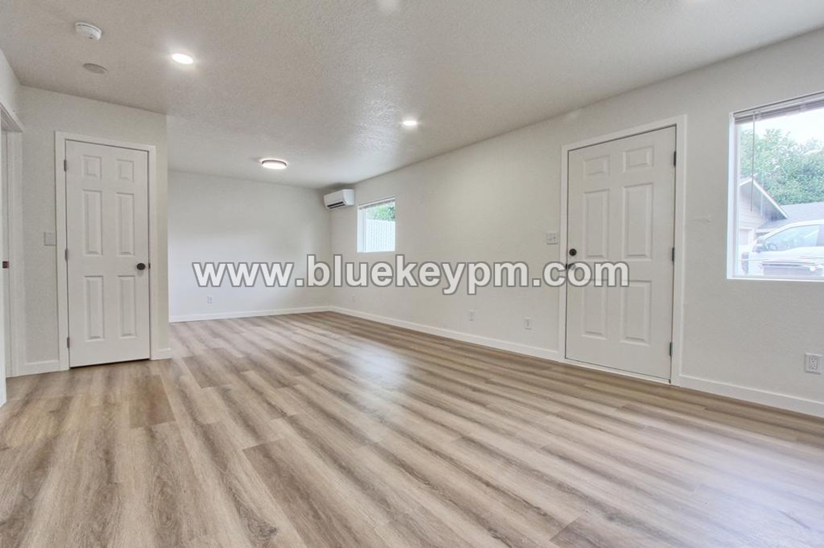 1 Bed, 1 Bath Duplex Unit on Main Street in Washougal – photo 3