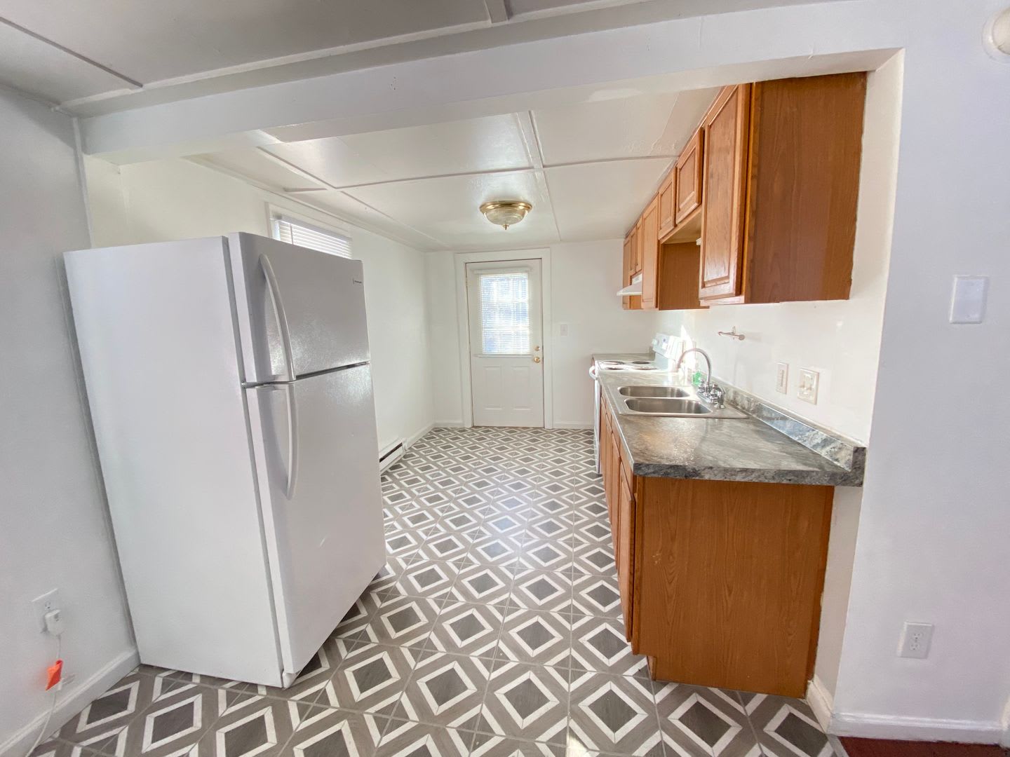 Charming 1 Bedroom, 1 Bathroom Home in Normal! – photo 3