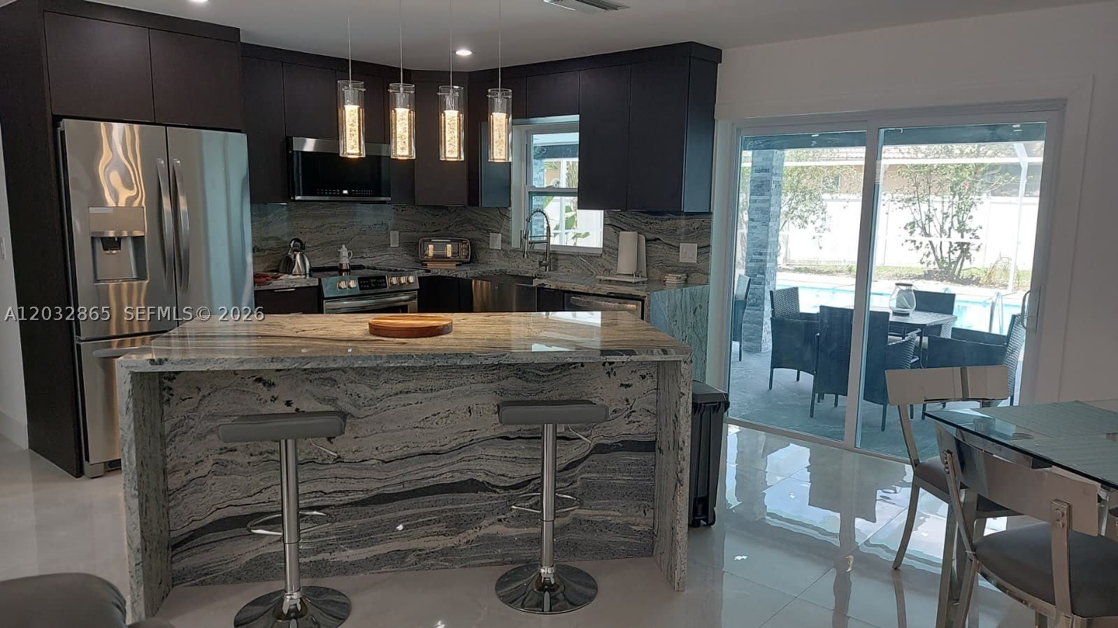 320 SE 15 PL – photo 2