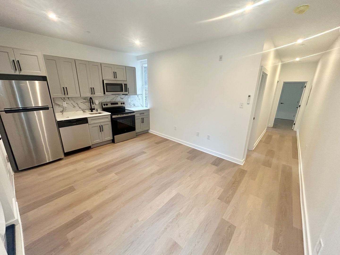 2725 W GIRARD Avenue – photo 2