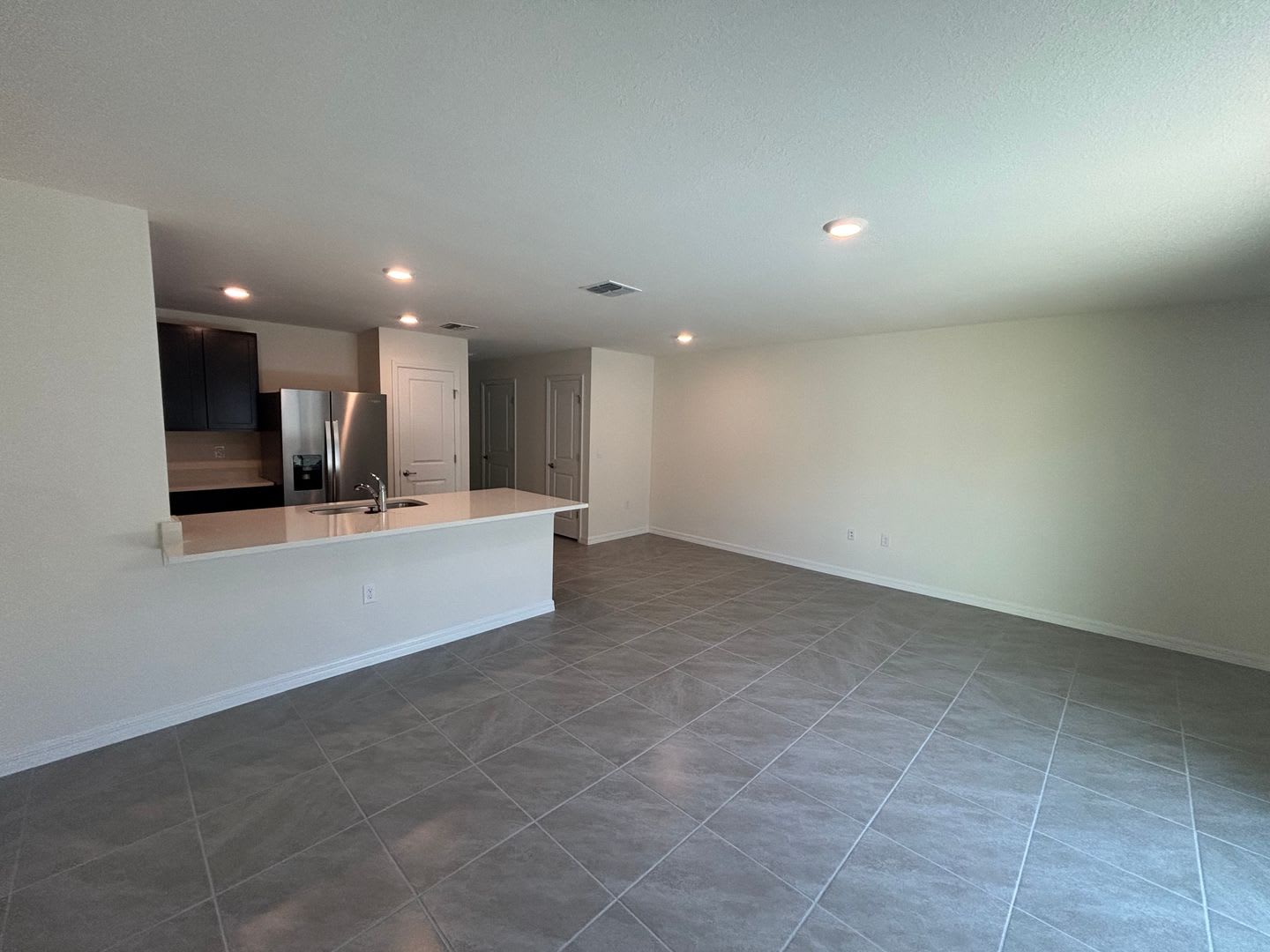 3/2 Townhouse, Great Location – photo 4