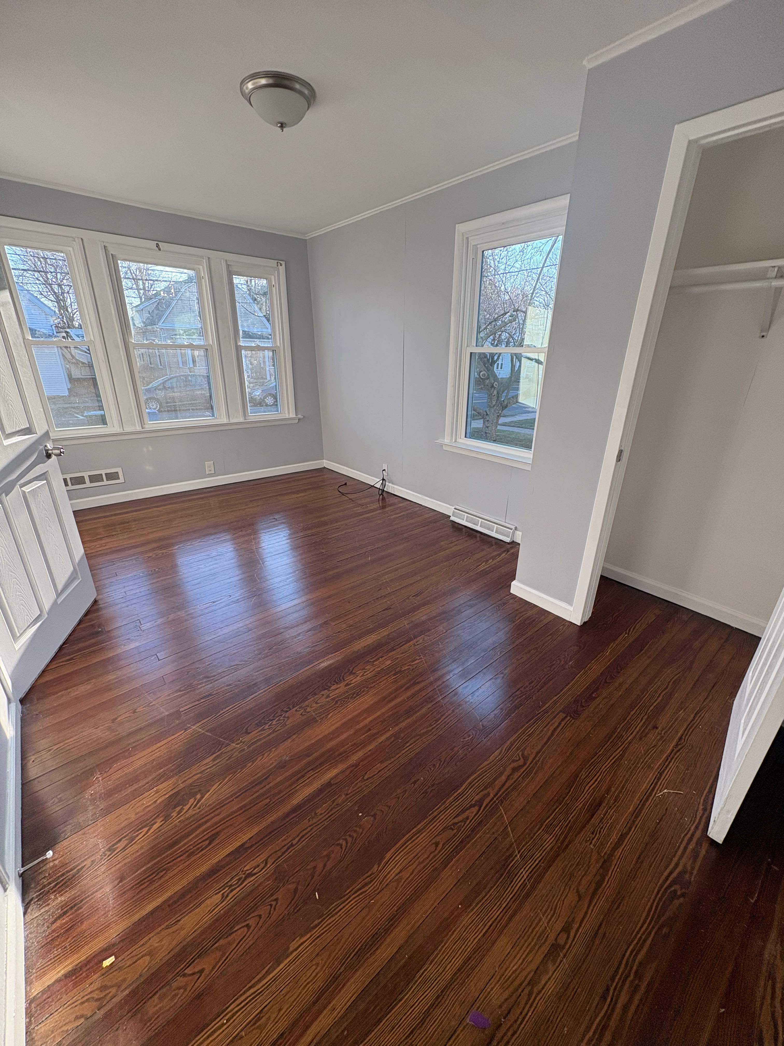 121 School St – photo 4
