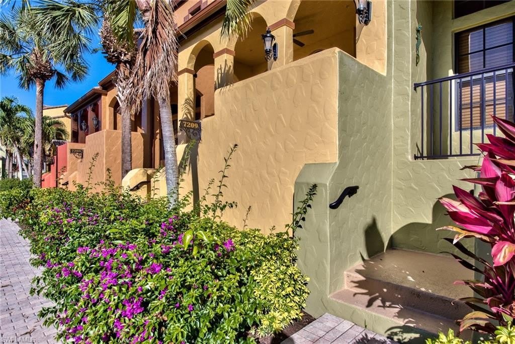 9102 Capistrano St S – photo 2