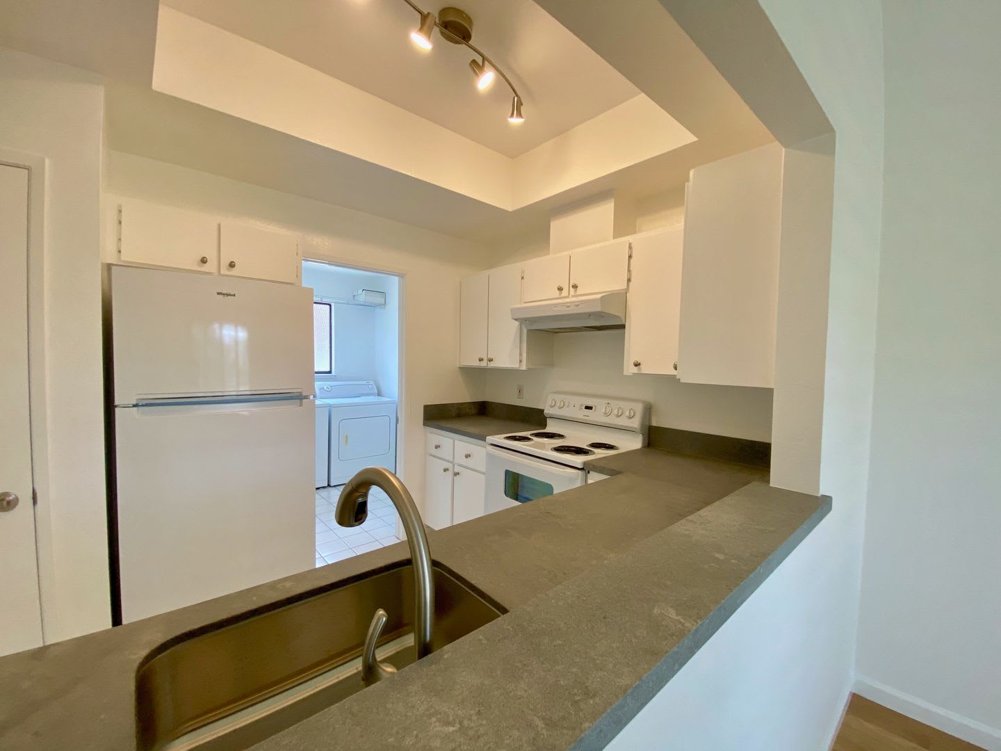2 Bedroom, 1.5 Bath Townhome – photo 2