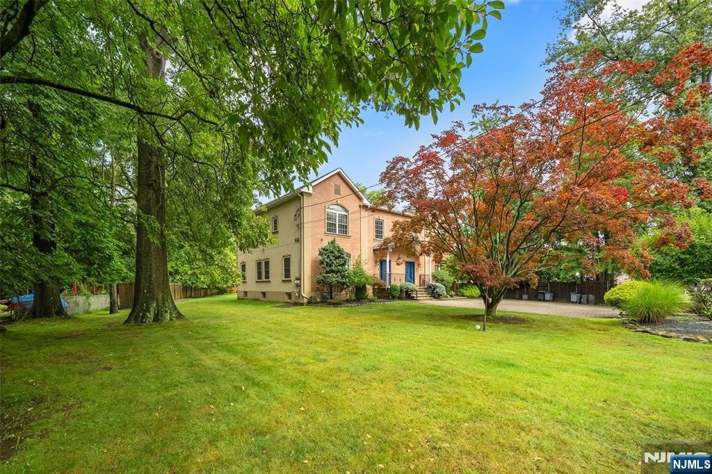 385 Livingston Street – photo 1