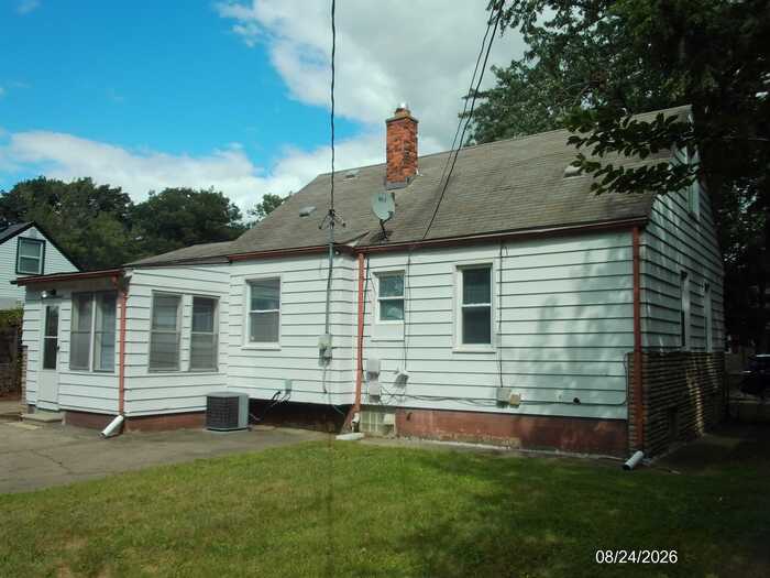 23705 Hill Avenue – photo 3
