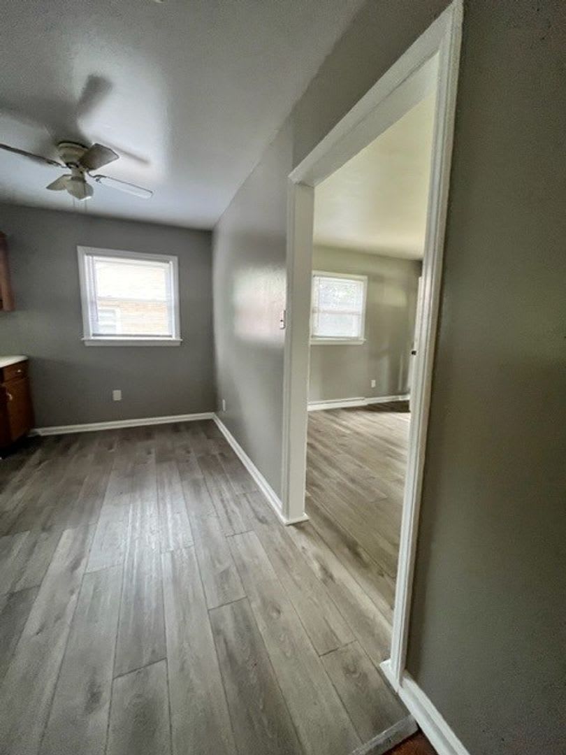 COMING SOON-Adorable 3 bedroom 1 bath house for Rent! – photo 2