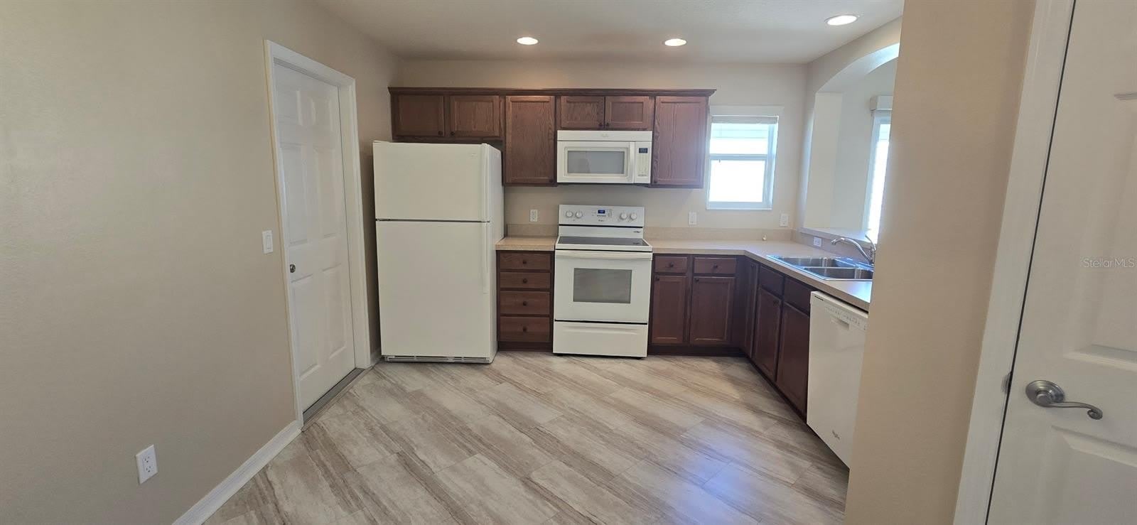 2577 LINDEWOOD Street – photo 5