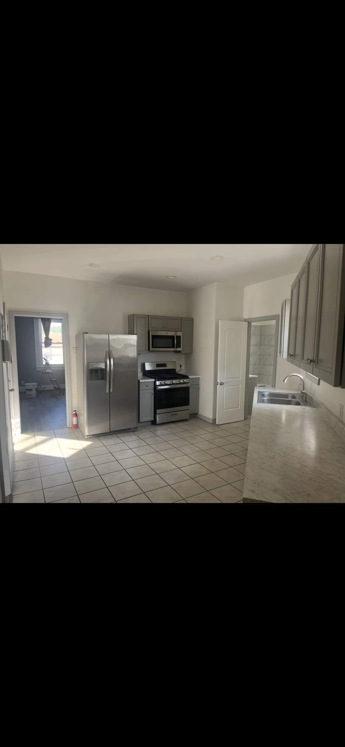 245 Alexander Street – photo 4