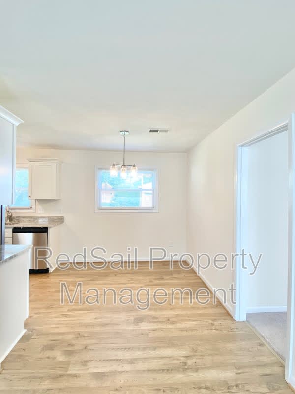 437 Fox Hill Rd – photo 4