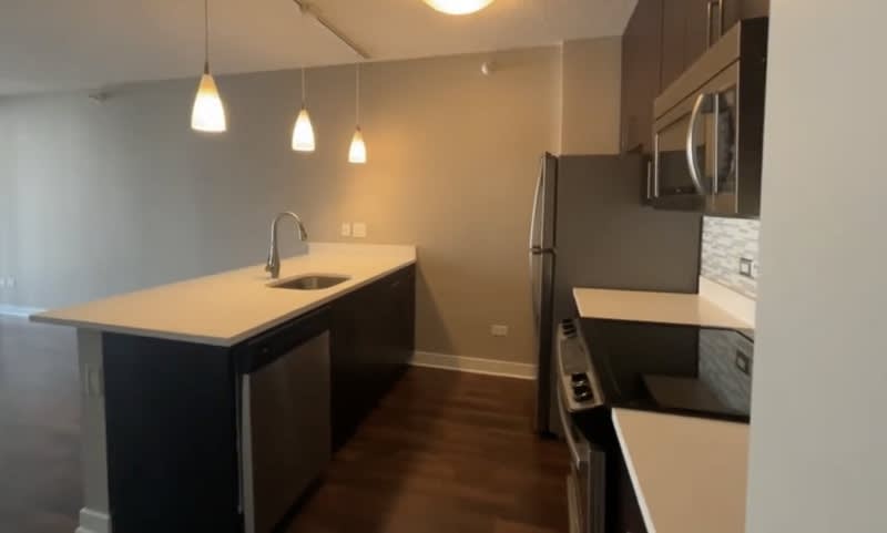 739 N Wabash Ave – photo 3