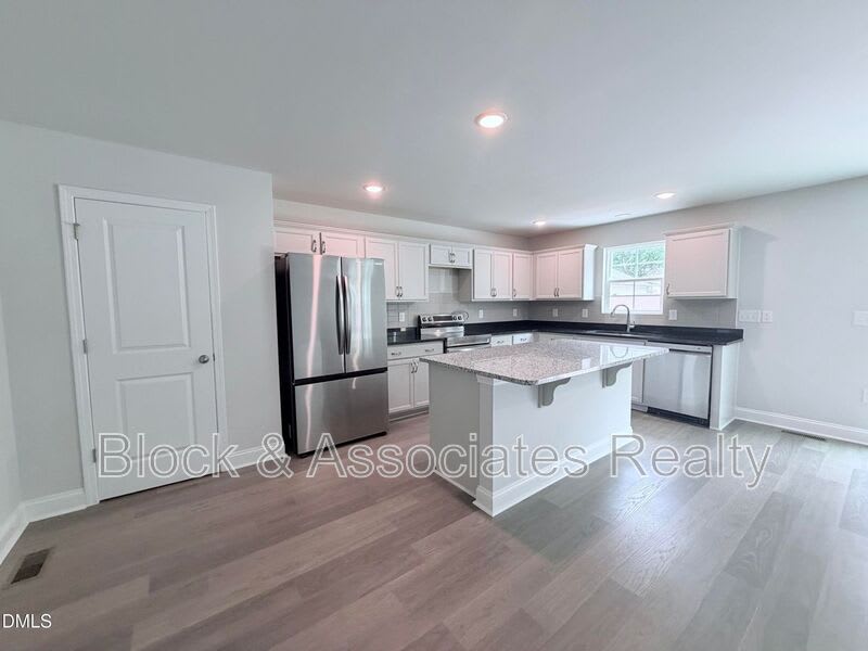 824 Roane St – photo 3