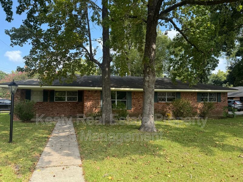214 Dover Dr – photo 1