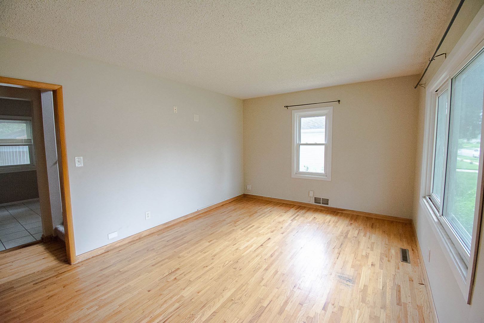 3BR Home on Large Corner Lot – NW Rochester – photo 3