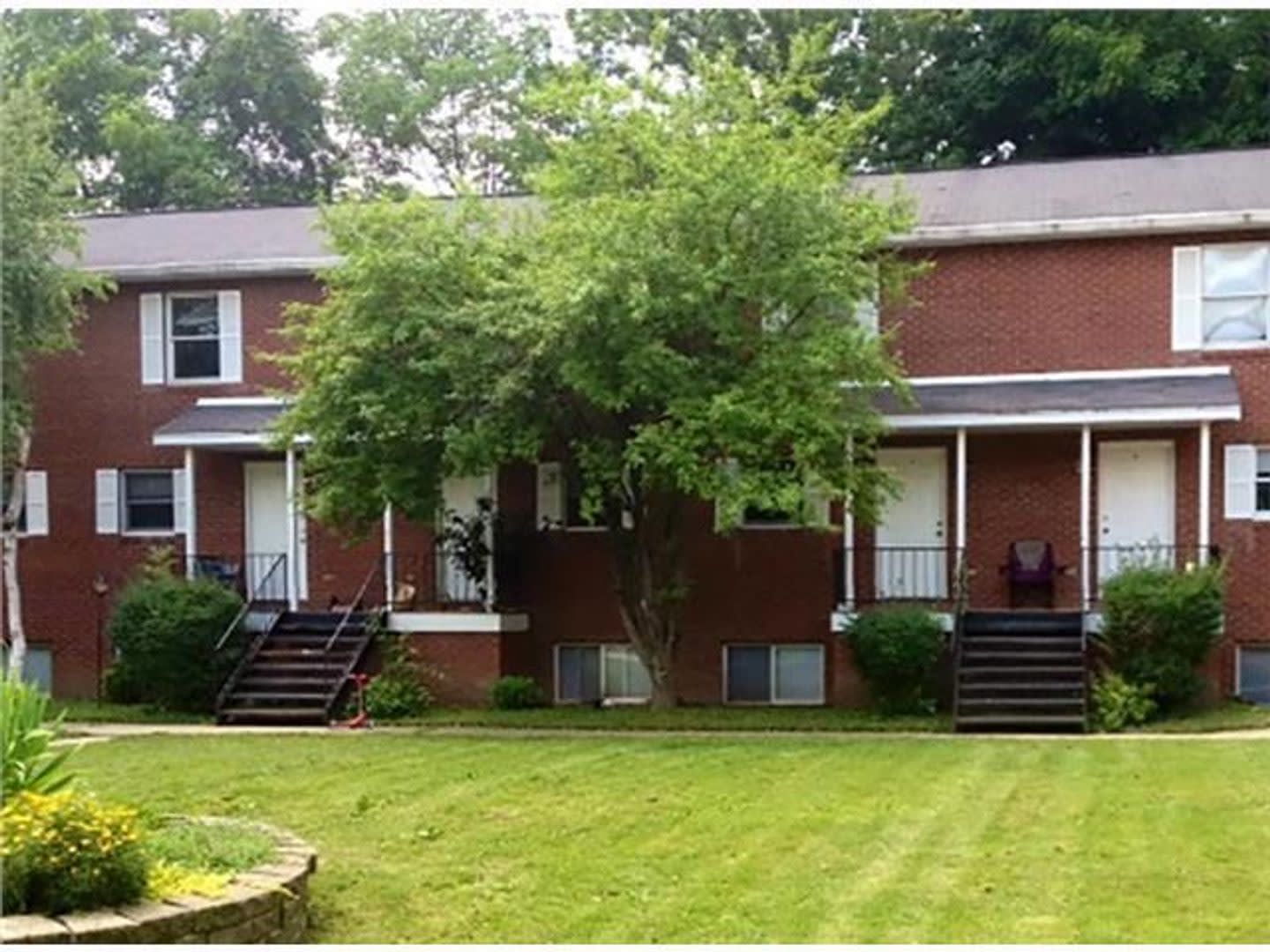 Beautiful and Spacious Townhomes near IU Campus – photo 3