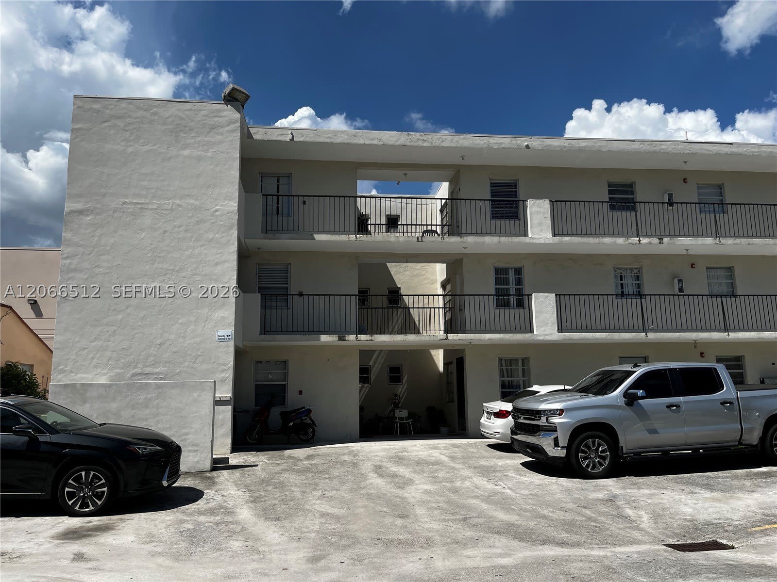 928 SW 30th Ave – photo 2