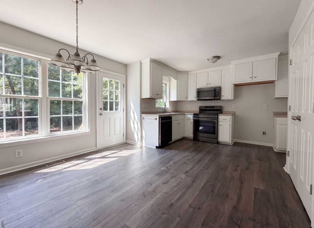 576 Sunray Dr – photo 2