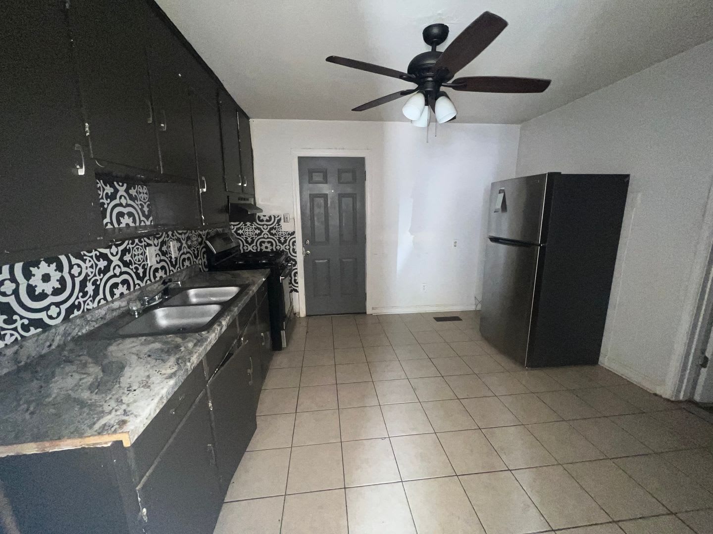 2 bedroom 1 bathroom home – photo 4