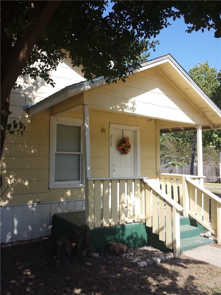 219 Tutt Avenue – photo 2