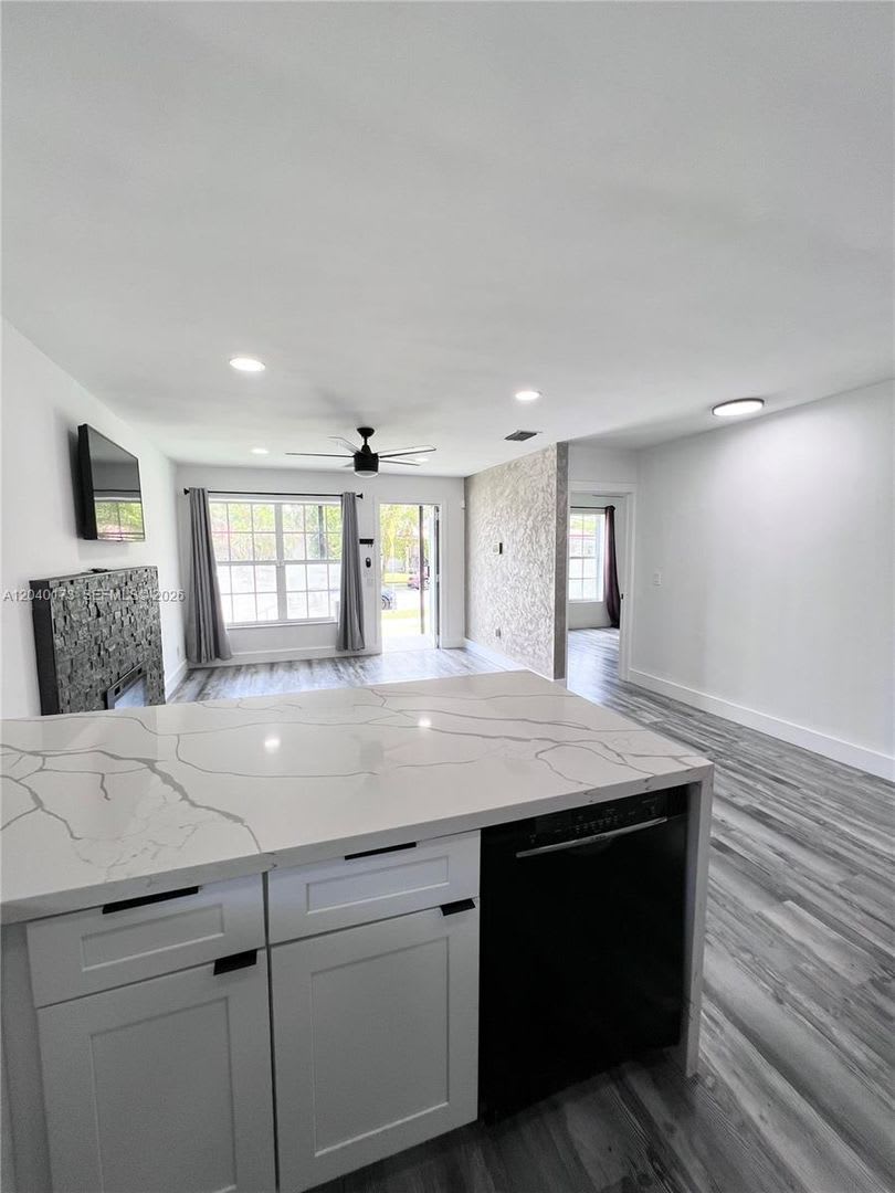 2425 SW 26th Lane, Miami, FL 33133 – photo 4