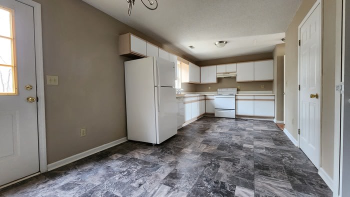 1700 Lone Oak Road – photo 4