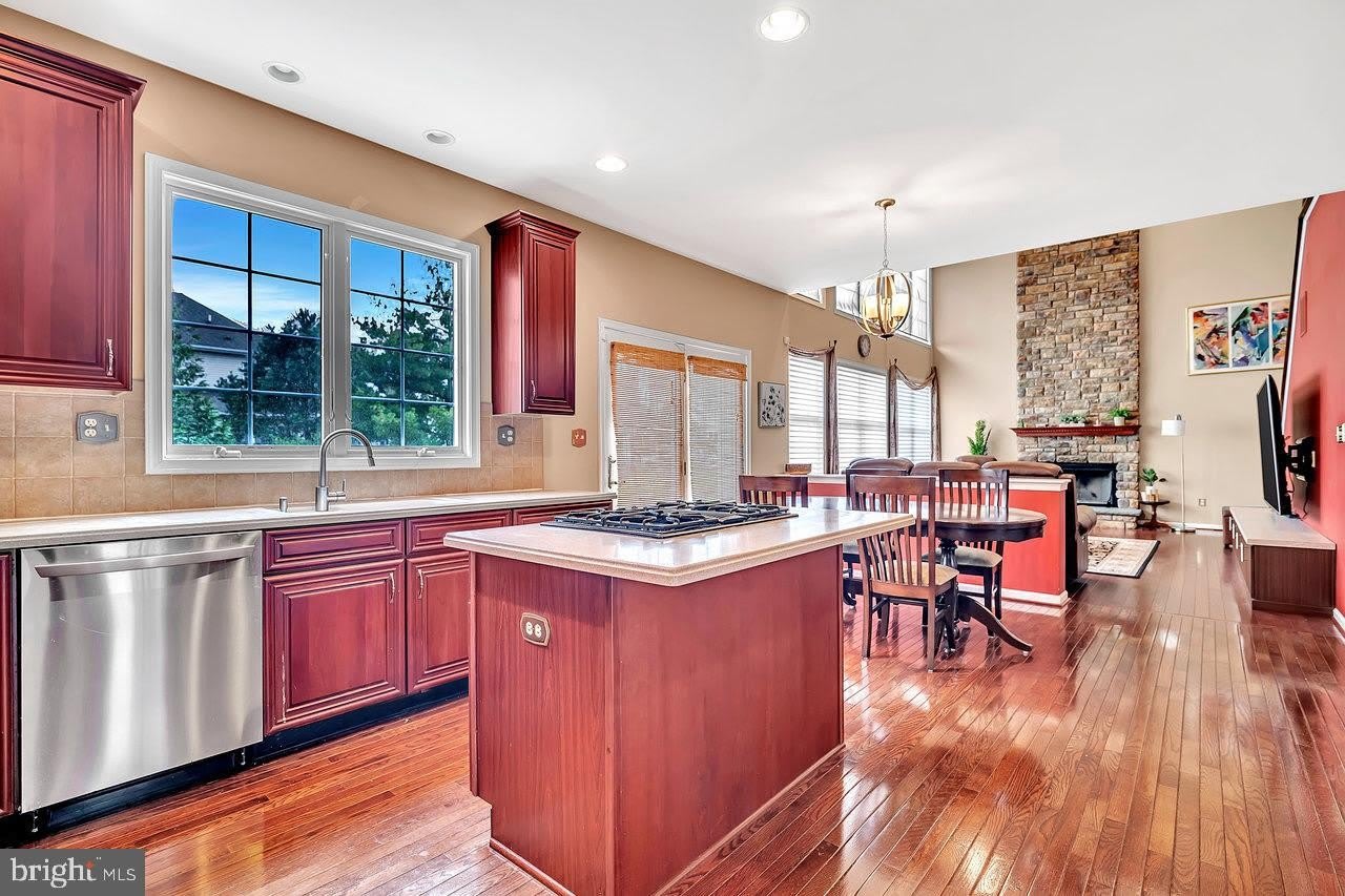 86 RENFIELD Drive – photo 5