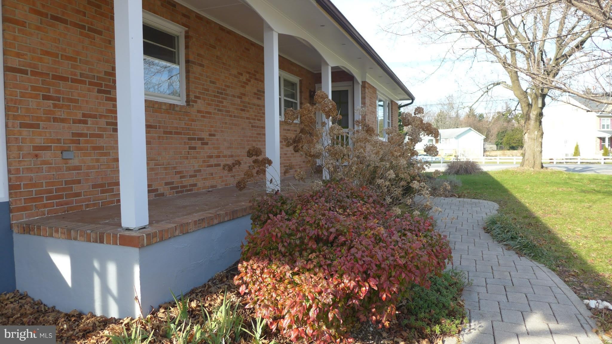 93 GREAT LAKE Drive – photo 2