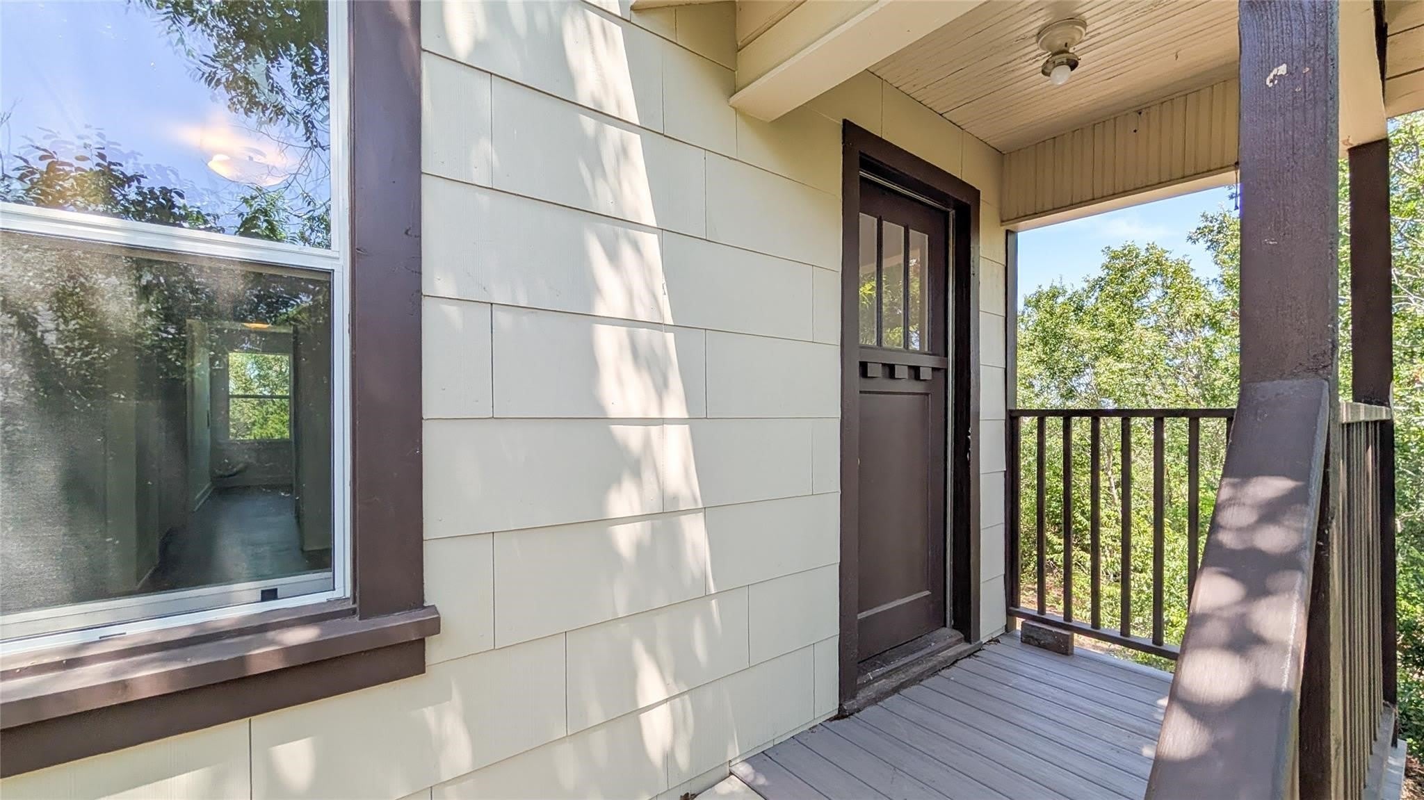 501 E Sixth Street – photo 2