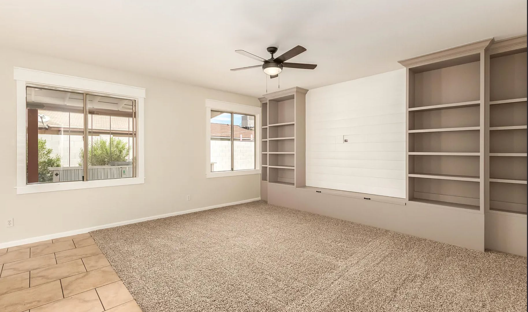 Beautifully Maintained 3 Bedroom Home With Rv Gate Near The Superstition Mountains – photo 2
