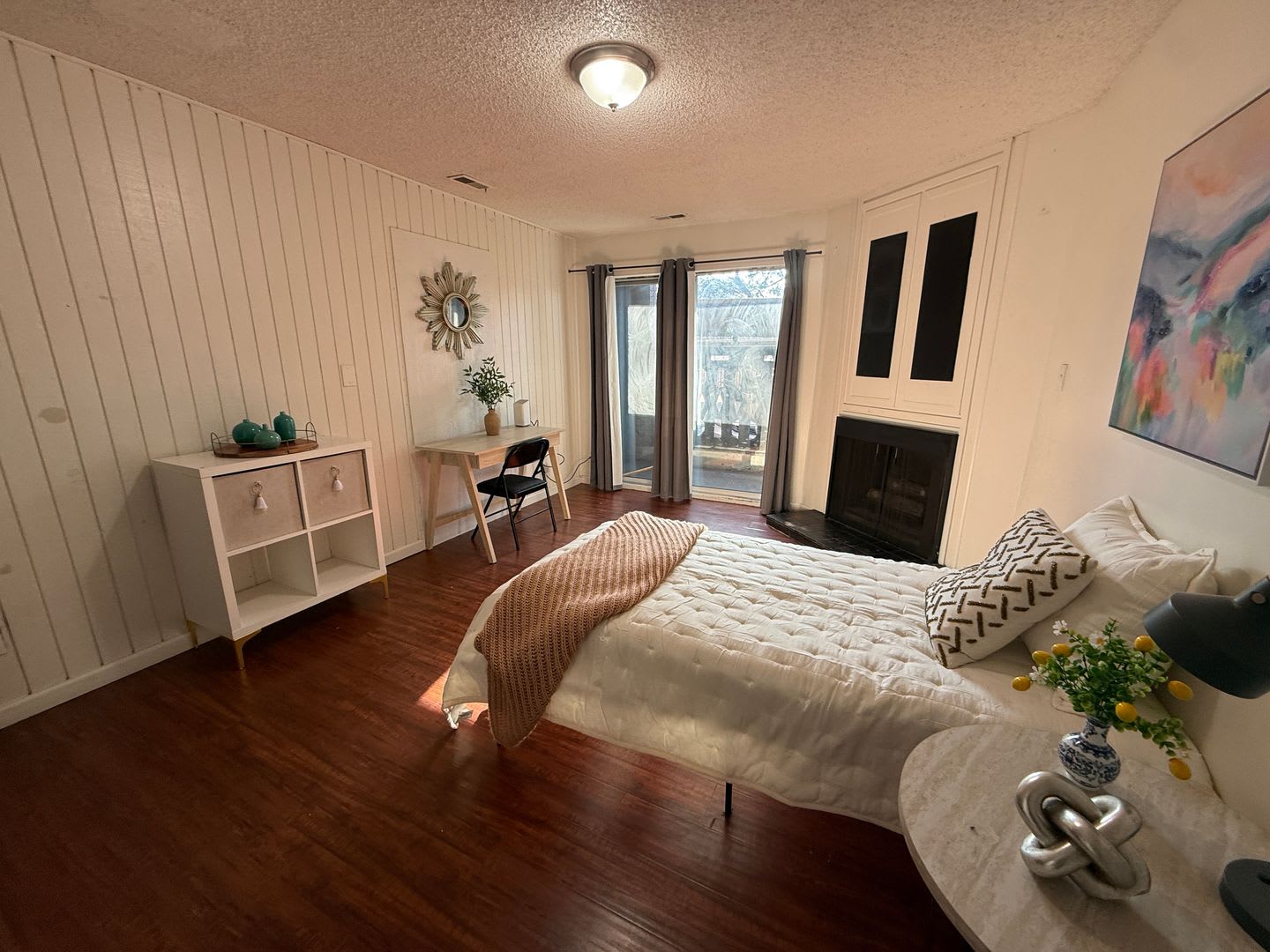 Large Private Furnished Girl Room Downtown ASAP – photo 2