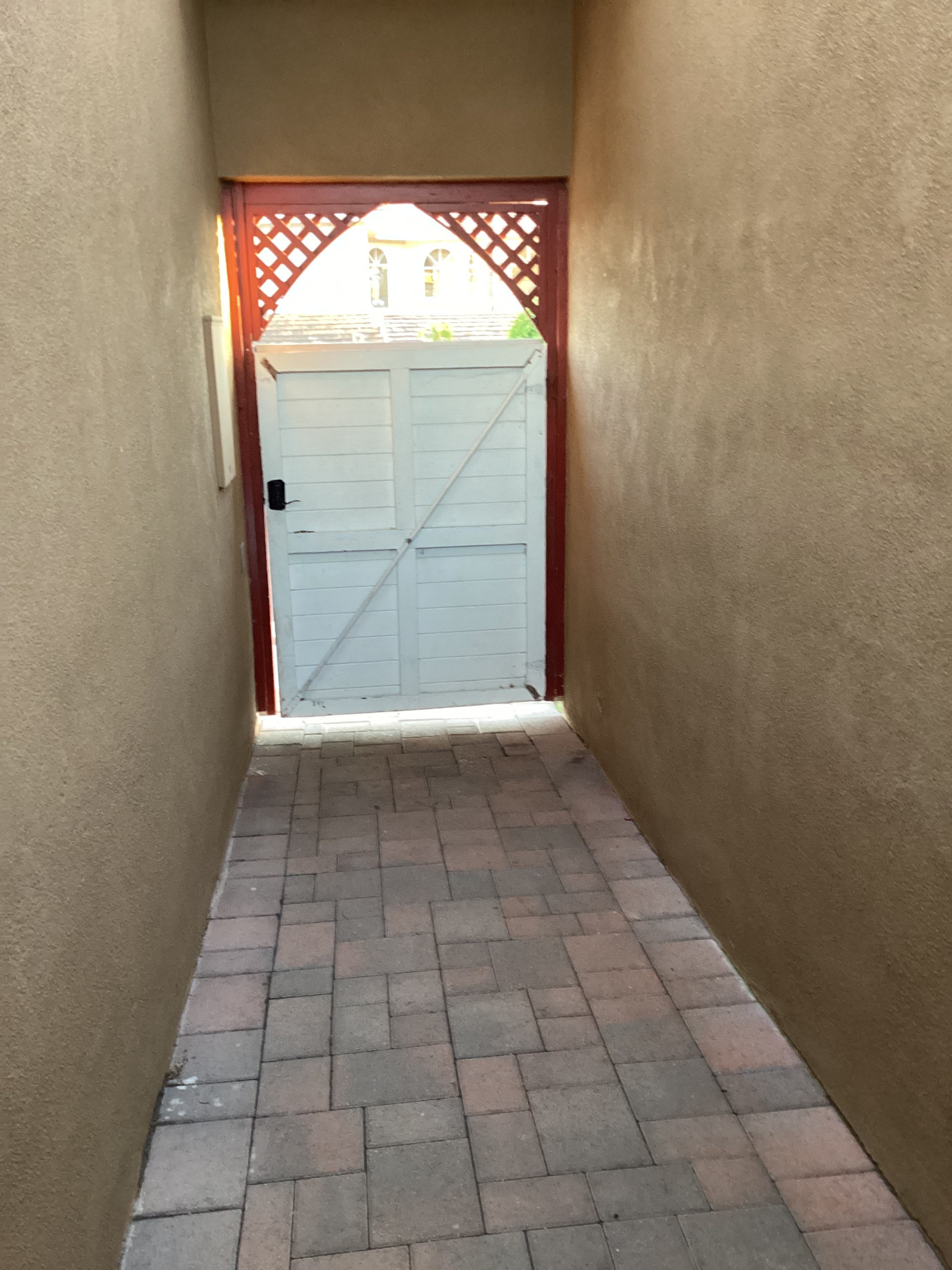 1630 W. 27th St – photo 2