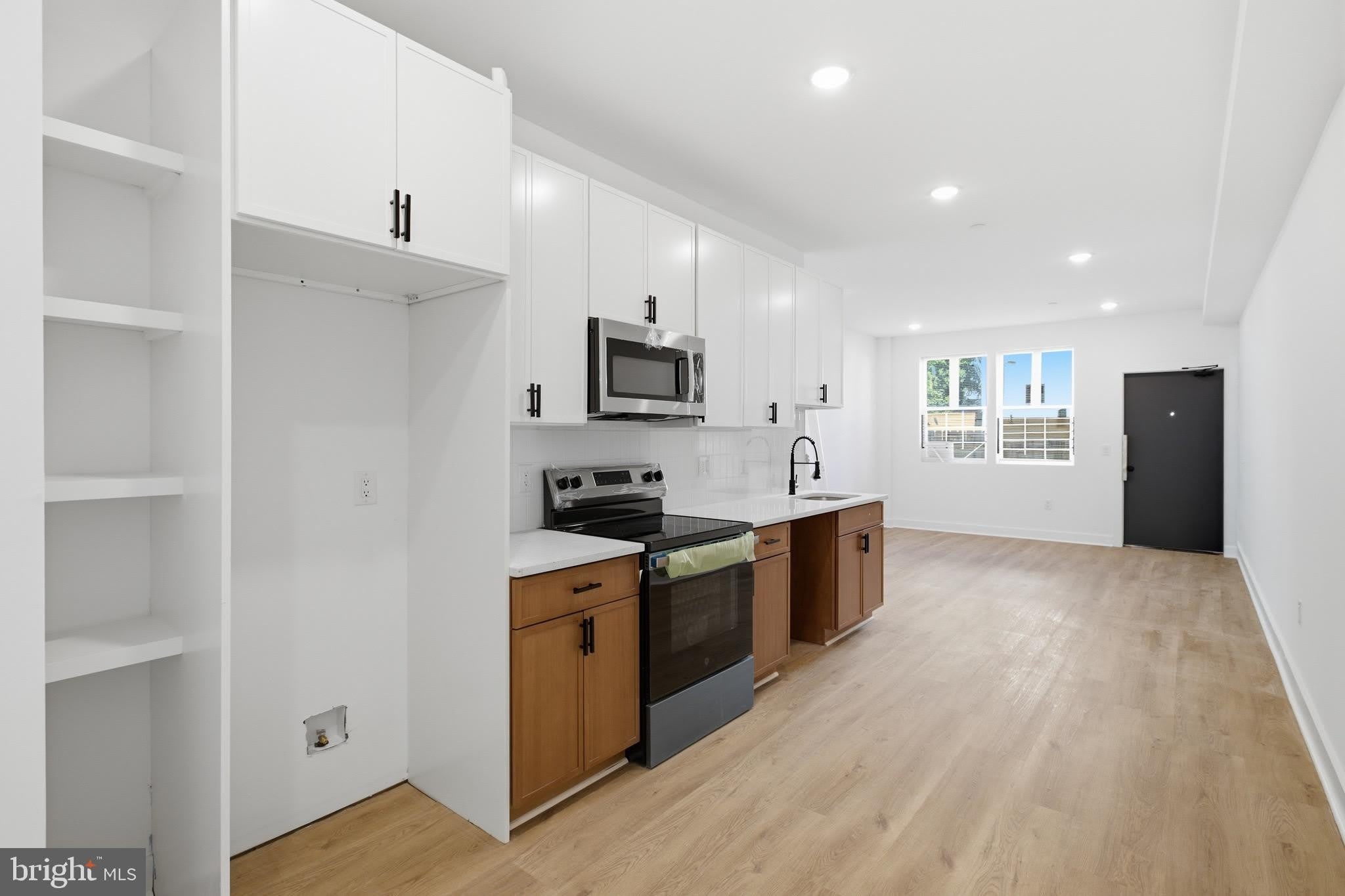 2126 N PERCY Street – photo 2