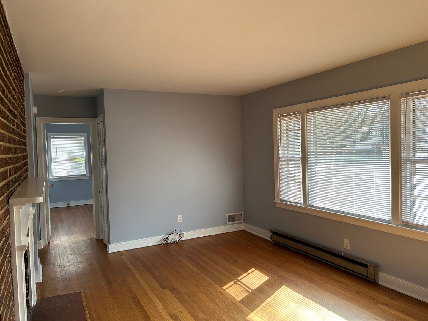 Charming 2-Bedroom Westover Hills Home – photo 4