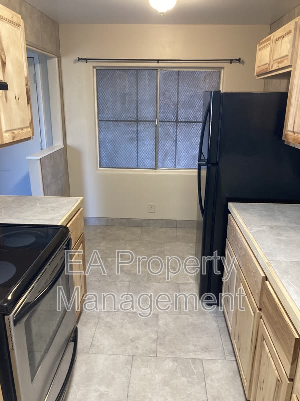 421 Alcazar Street Southeast – photo 3