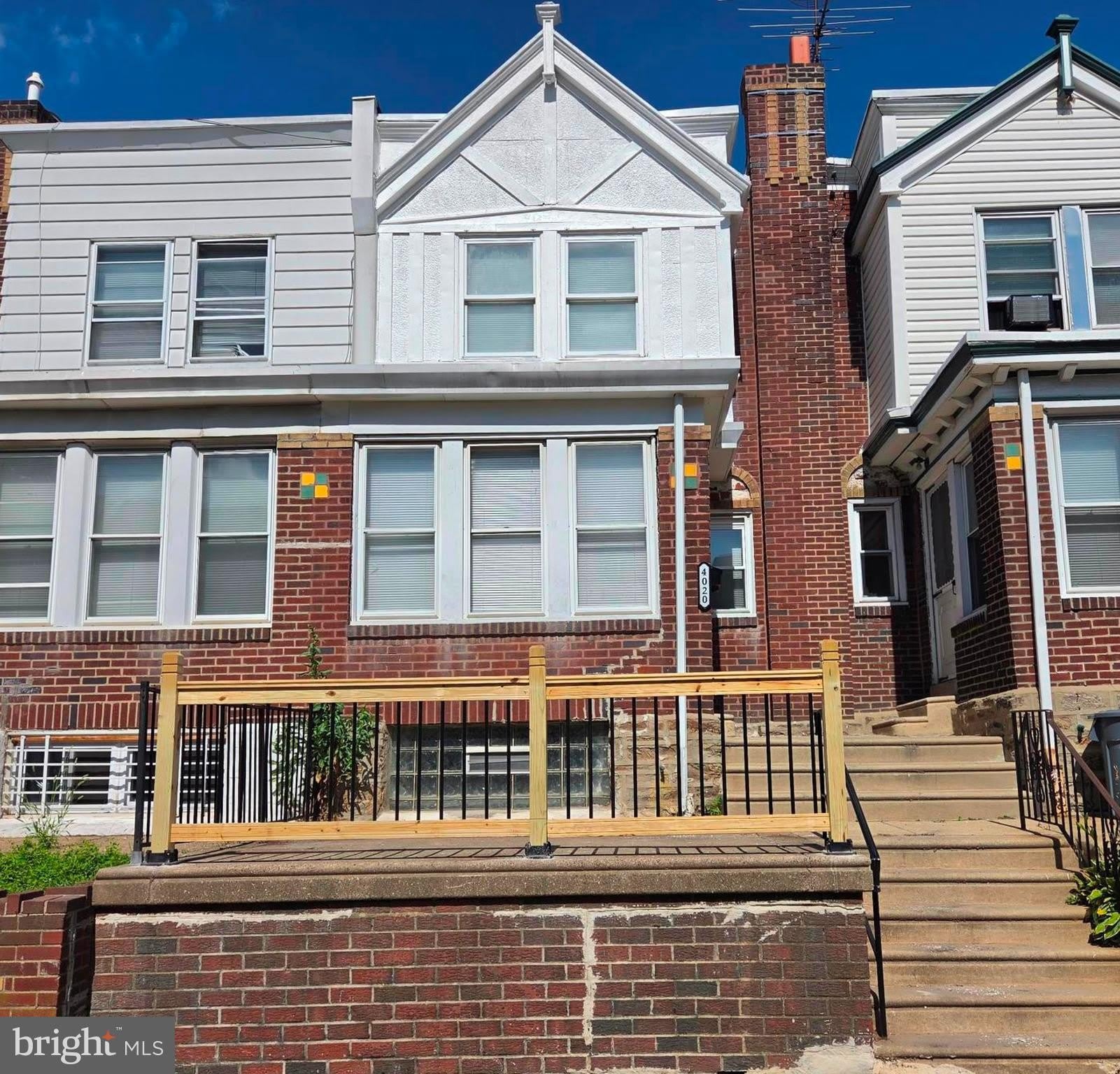 4020 HOWLAND Street – photo 1