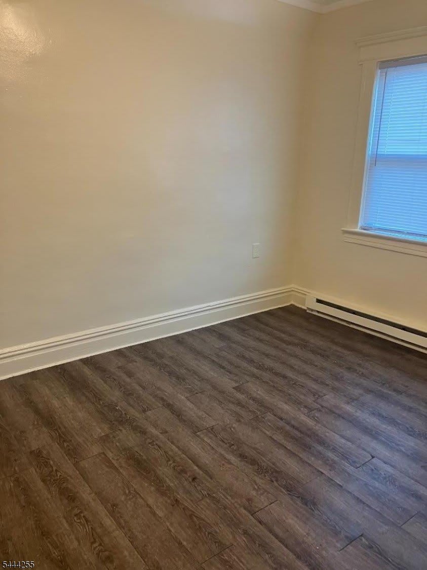 407 William St – photo 1