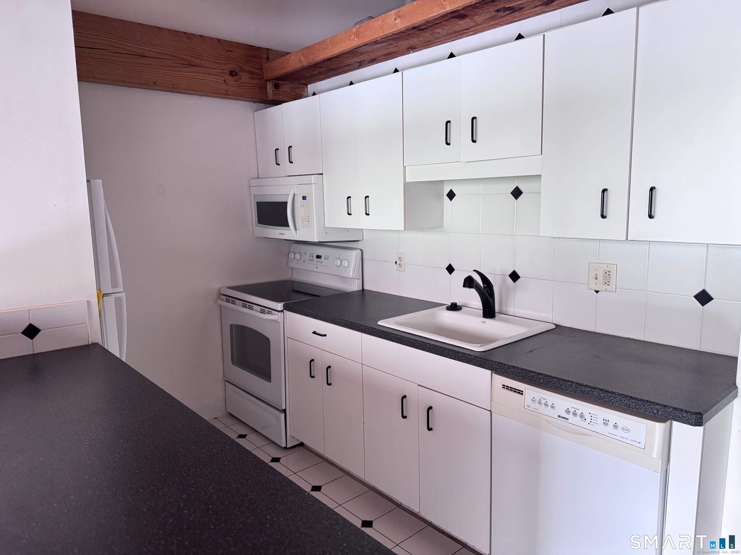68 Thermos Avenue – photo 2
