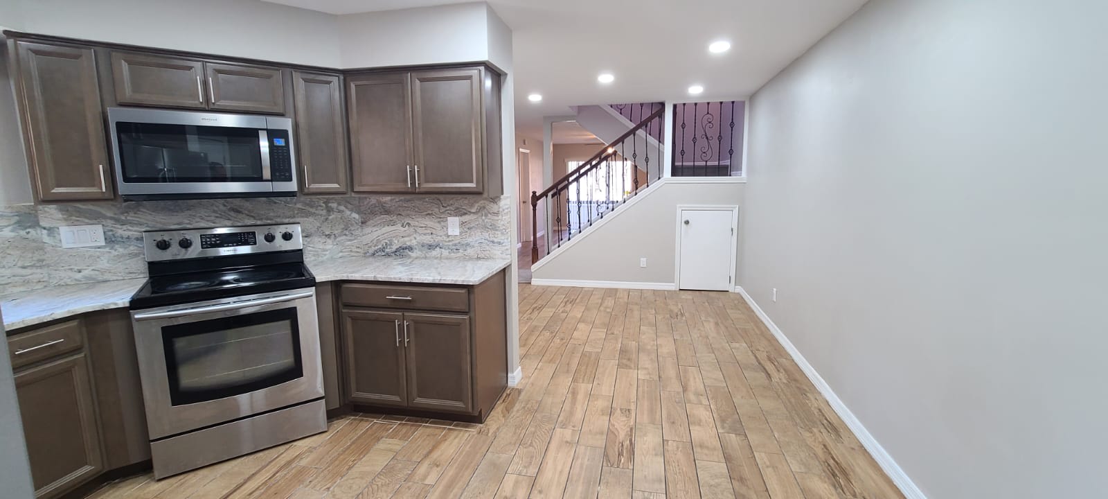 816 Brimfield Ct – photo 3