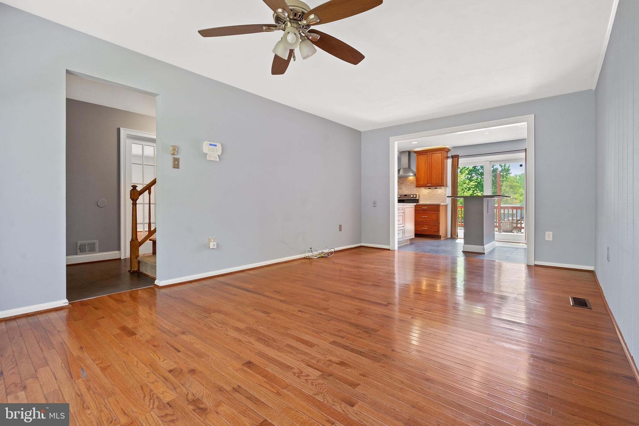 13604 WISTERIA Drive – photo 3