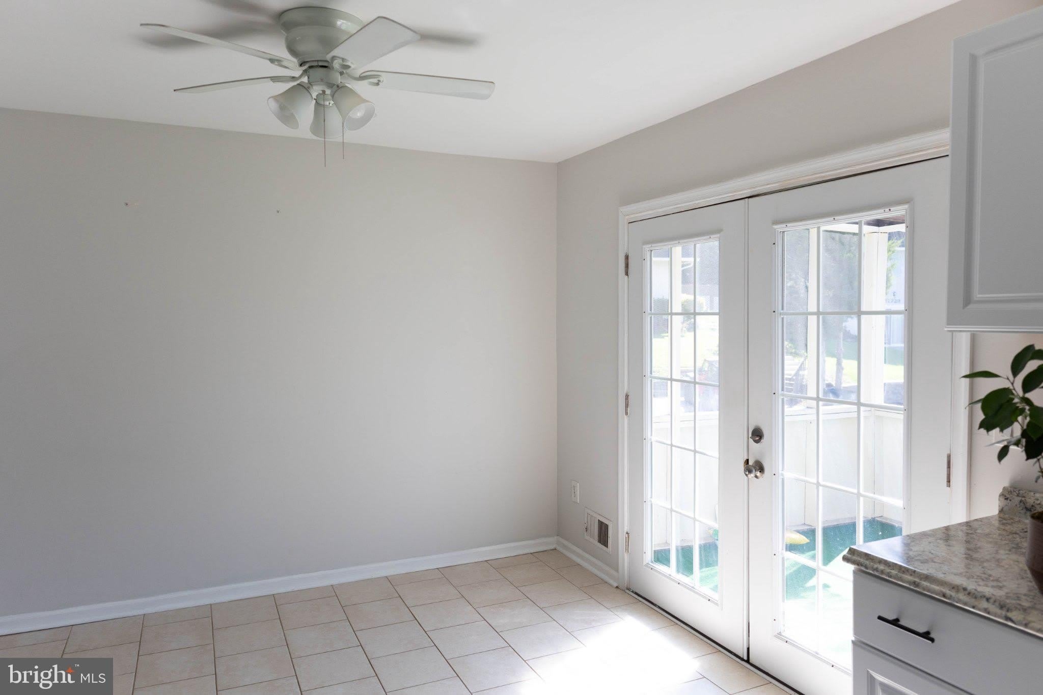 325 LONDONTOWN Road – photo 5