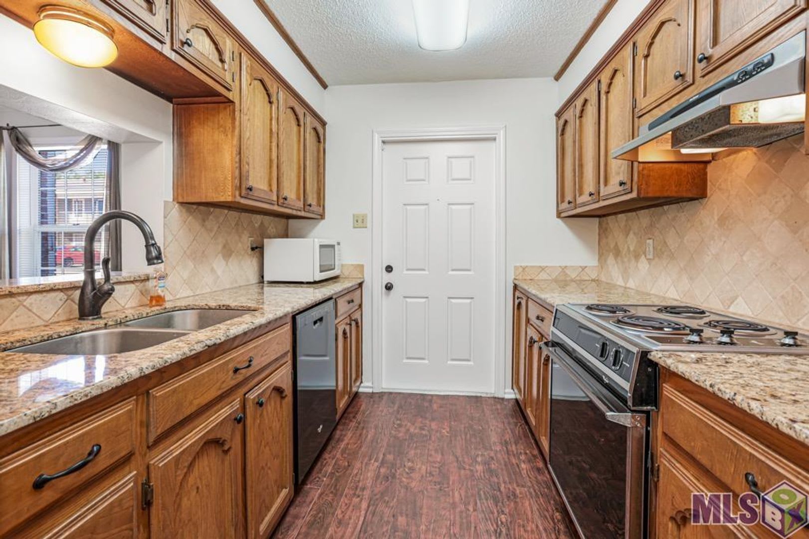 2 Bedroom Townhome Community Pool – photo 2