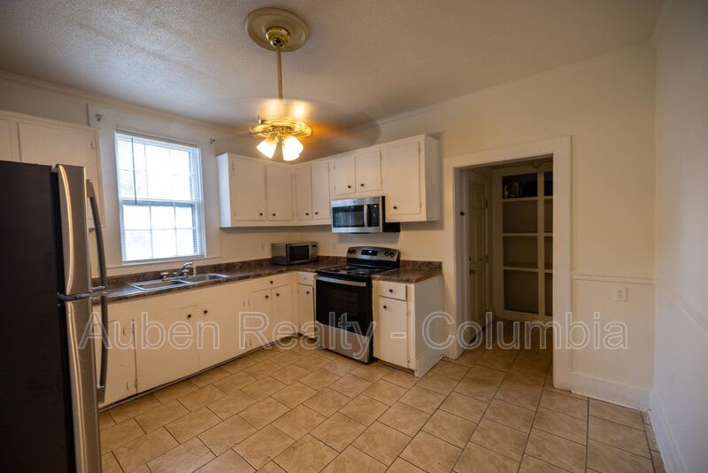 1112 Olympia Ave – photo 5