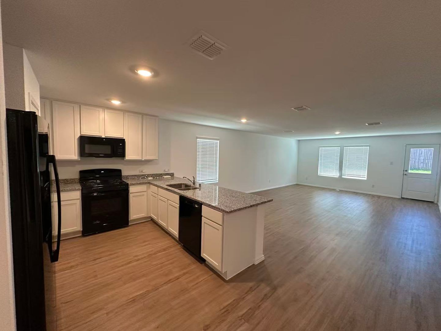 A Beautiful 2024 Built Home And It Comes With Free Internet – photo 2