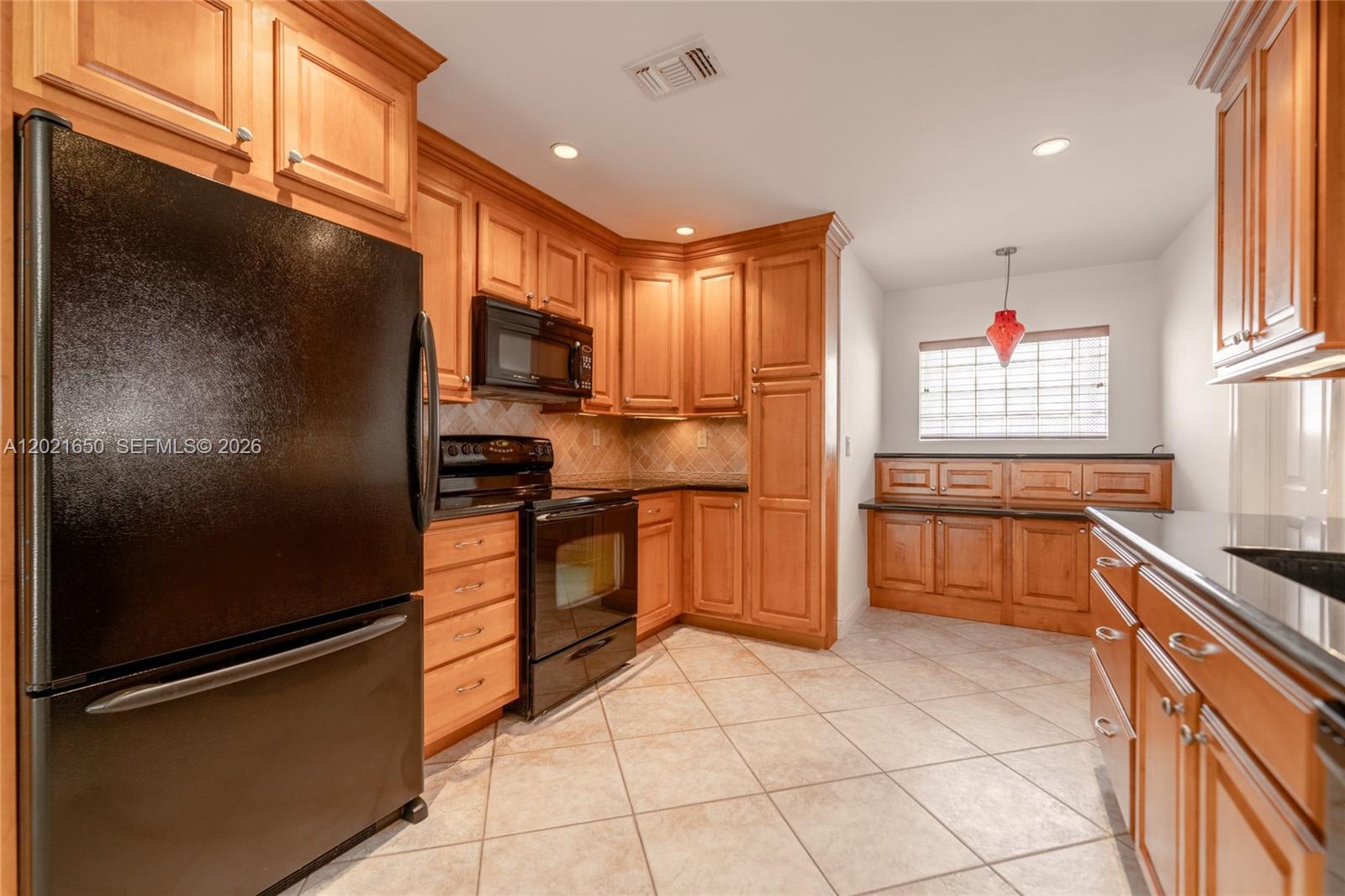 947 Lincoln St – photo 1