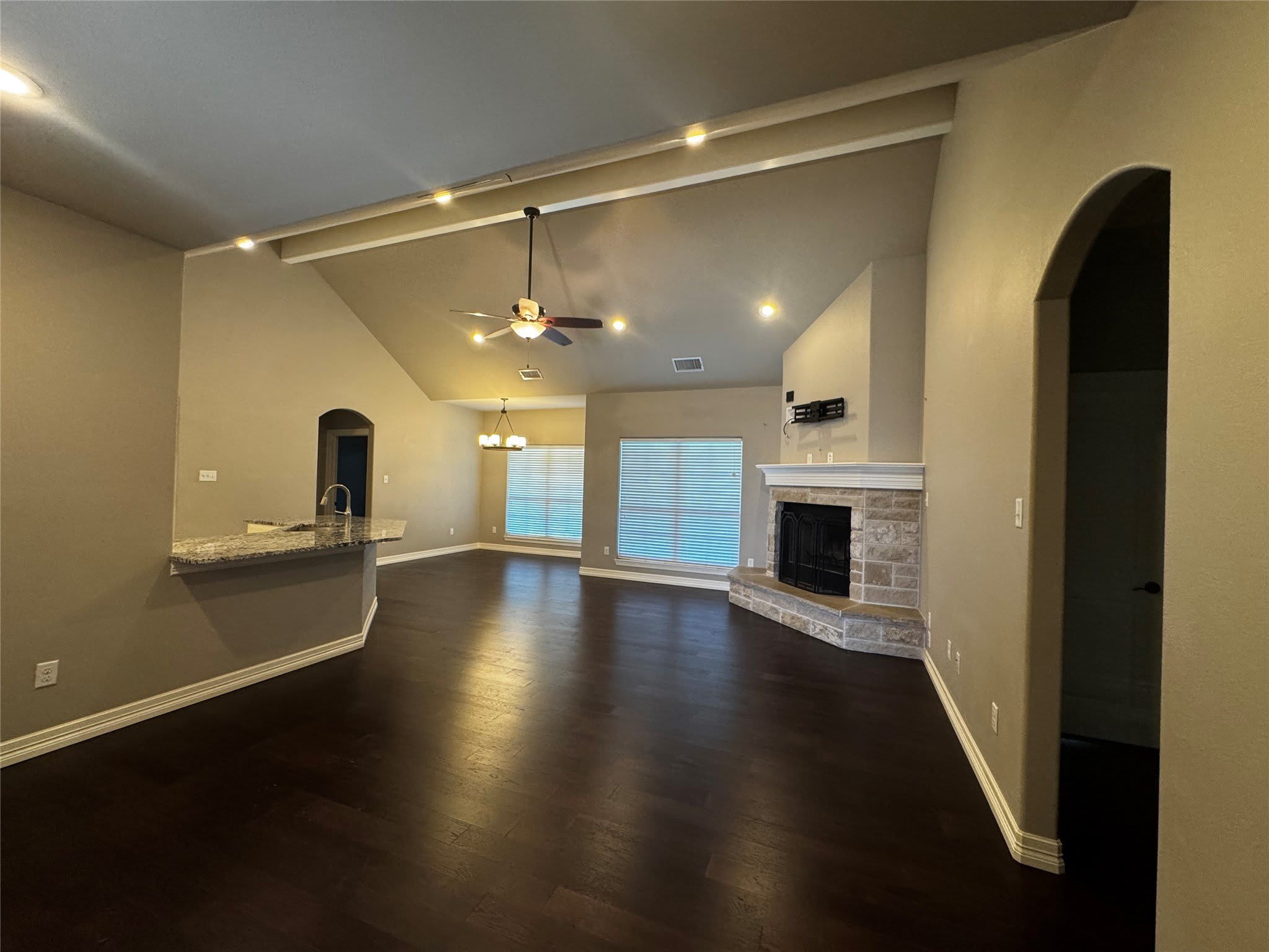 250 Southlake Drive – photo 3