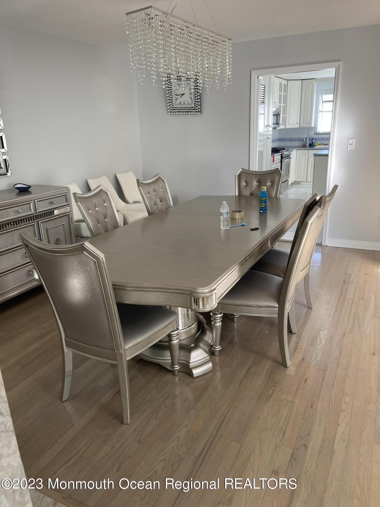 8 Dwight Drive – photo 4