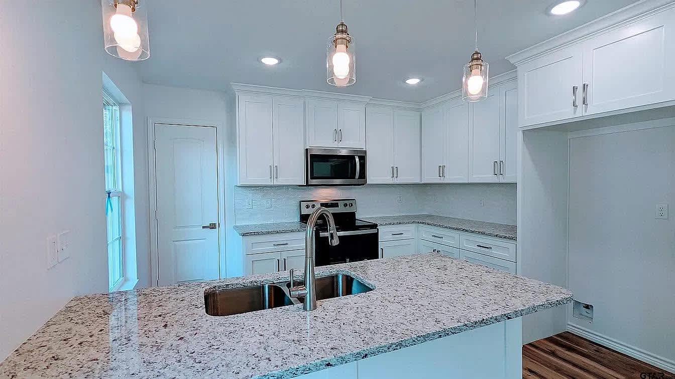 2704 Calloway Road – photo 5
