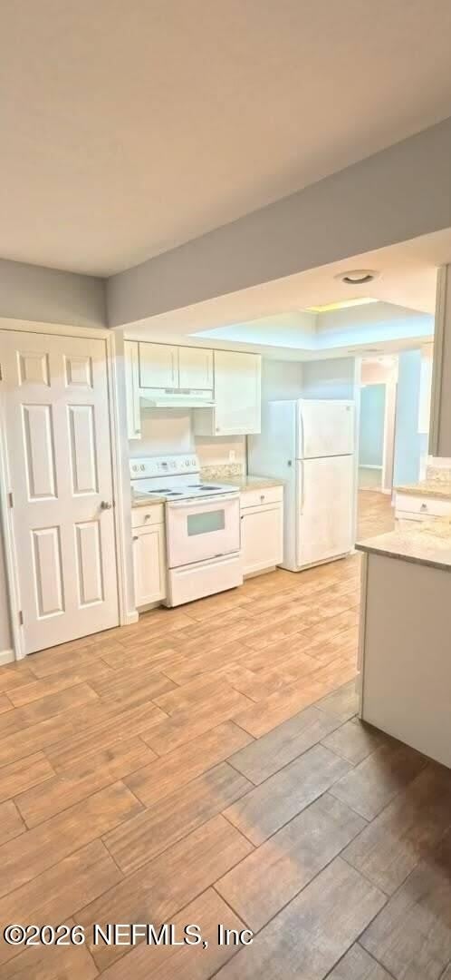 1294 BEE Street N – photo 3